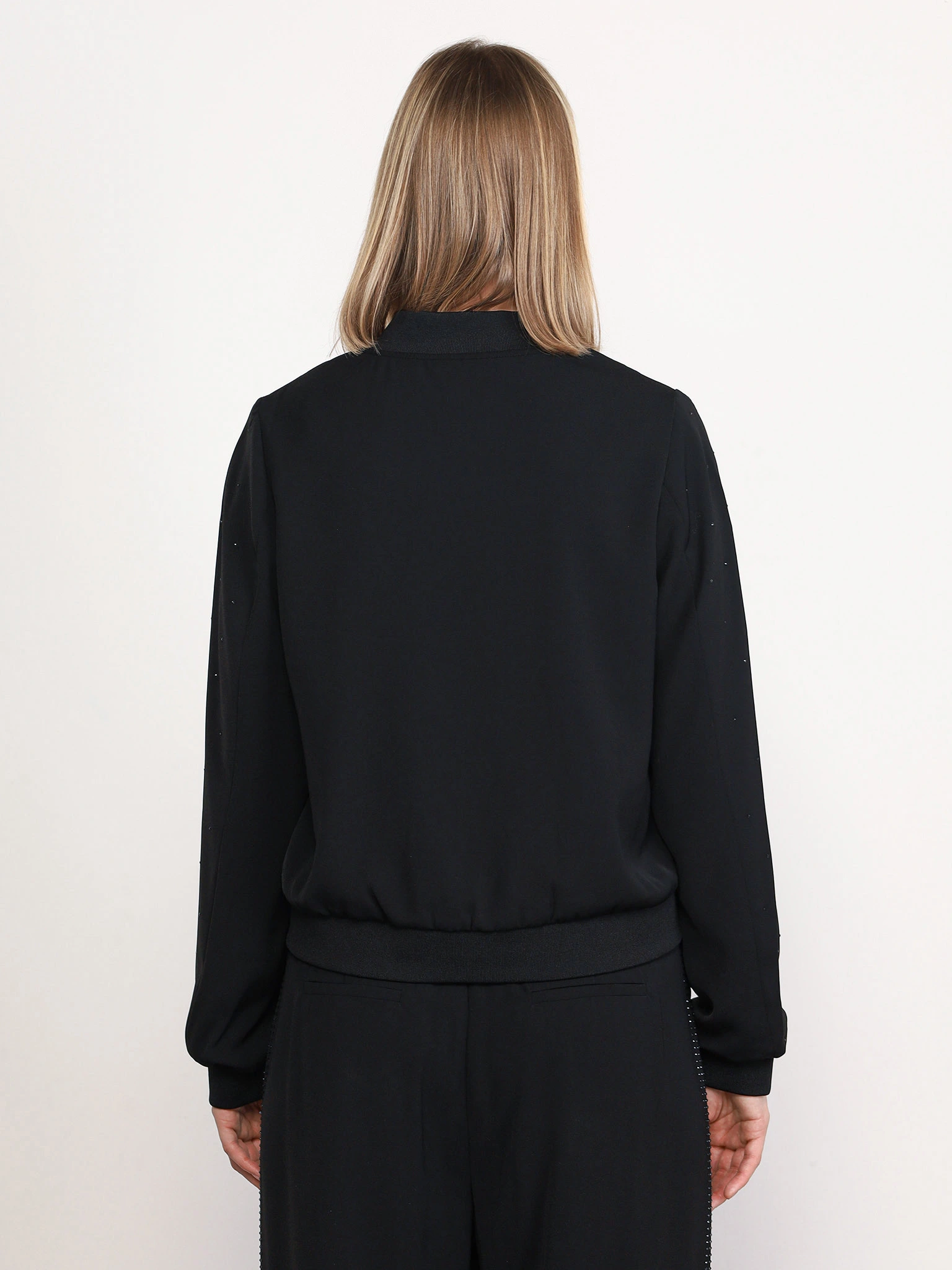 Куртка черного цвета со стразами